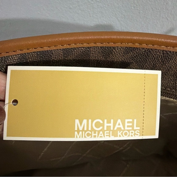 NWT Michael Kors Jet Set Medium Carryall Saffismo Brown Signature Tote Bag NWT - Picture 9 of 16
